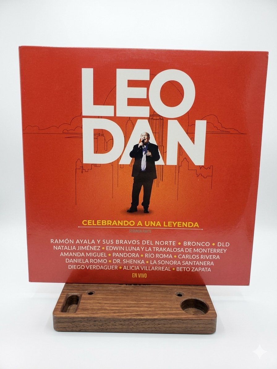 Leo Dan celebrando una leyenda