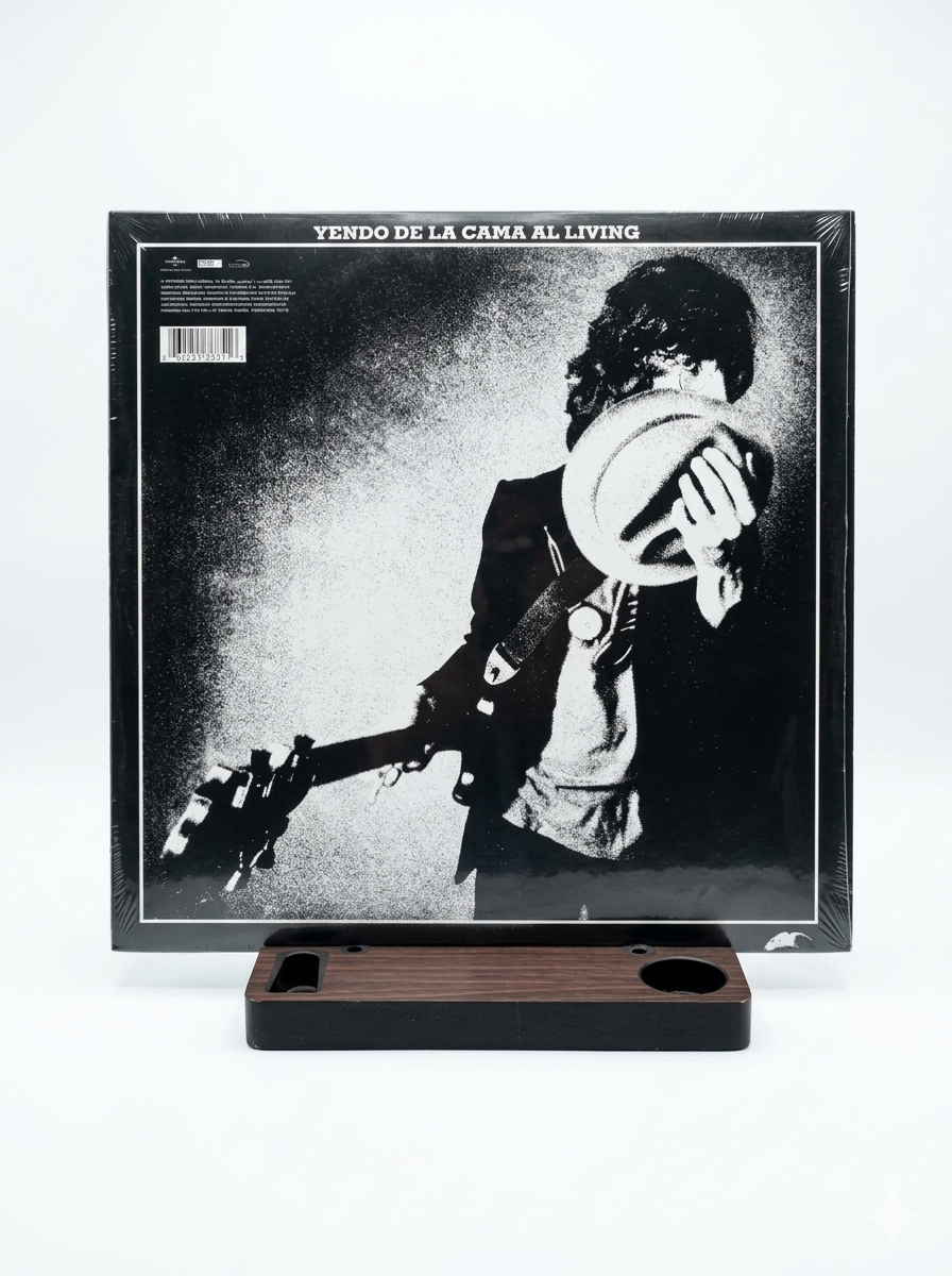 Charly García - Yendo de la cama al living